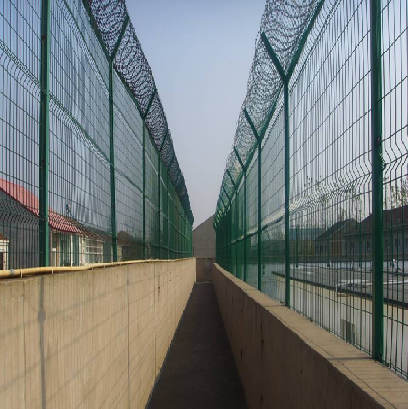 Welded Mesh Prison Fence System 