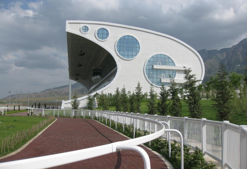 Training racetracks