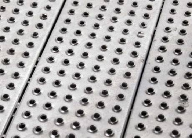 Traction-Grip Safety Grating 