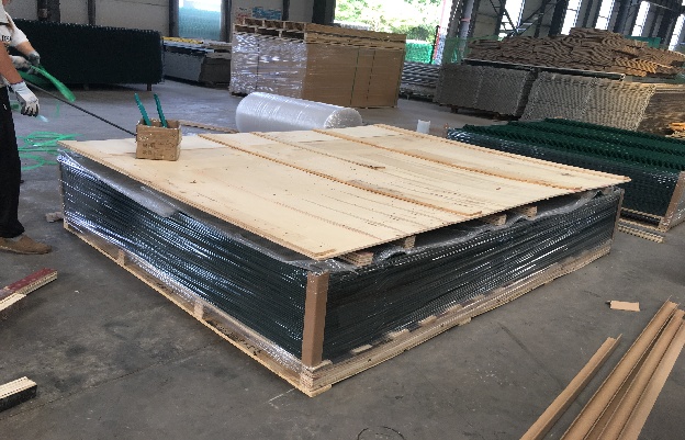 prison fence packing