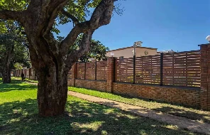 Wood Plastic Composite Fence for Park & Public Landscaping